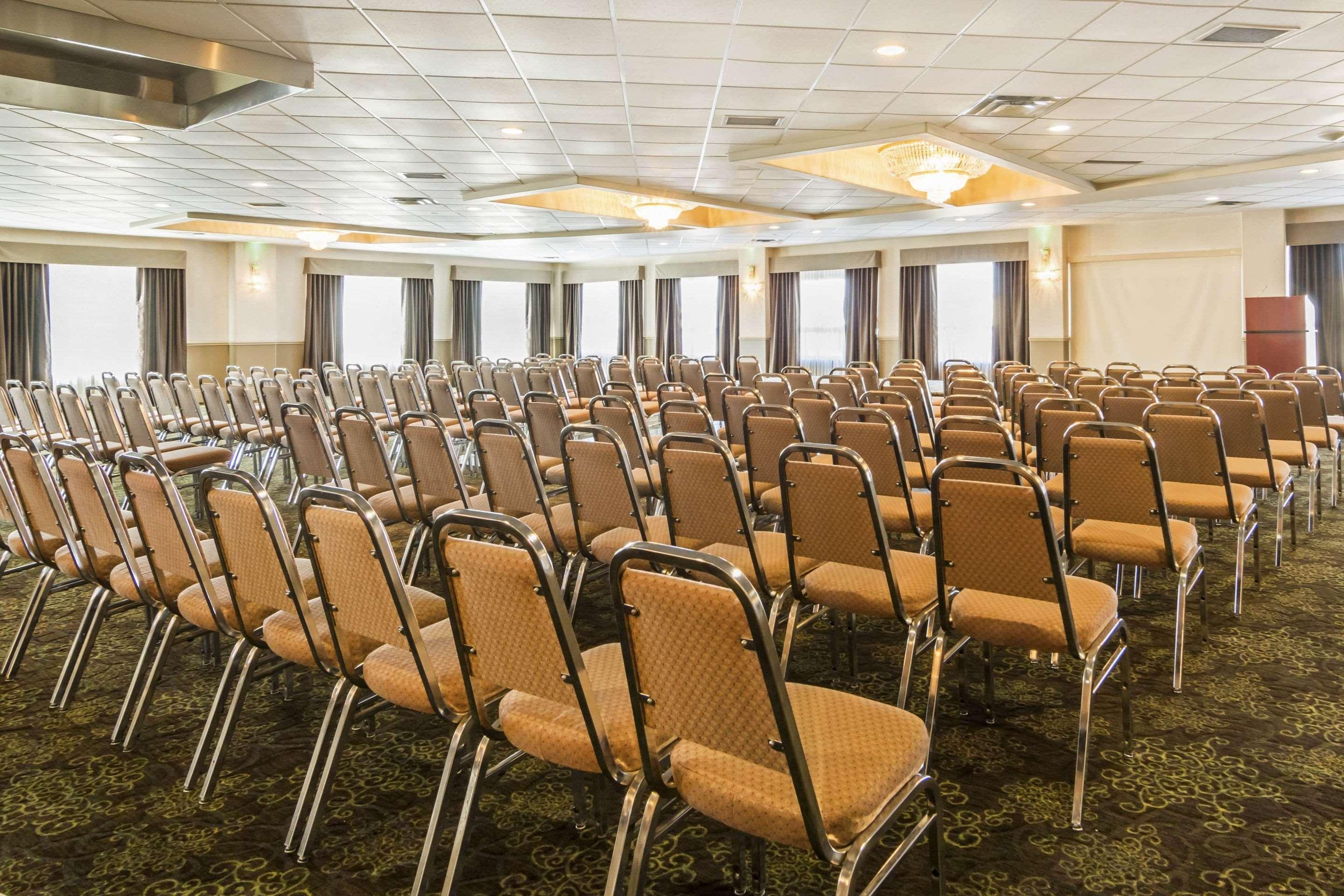 Clarion & Conference Centre Hotel Sherwood Park