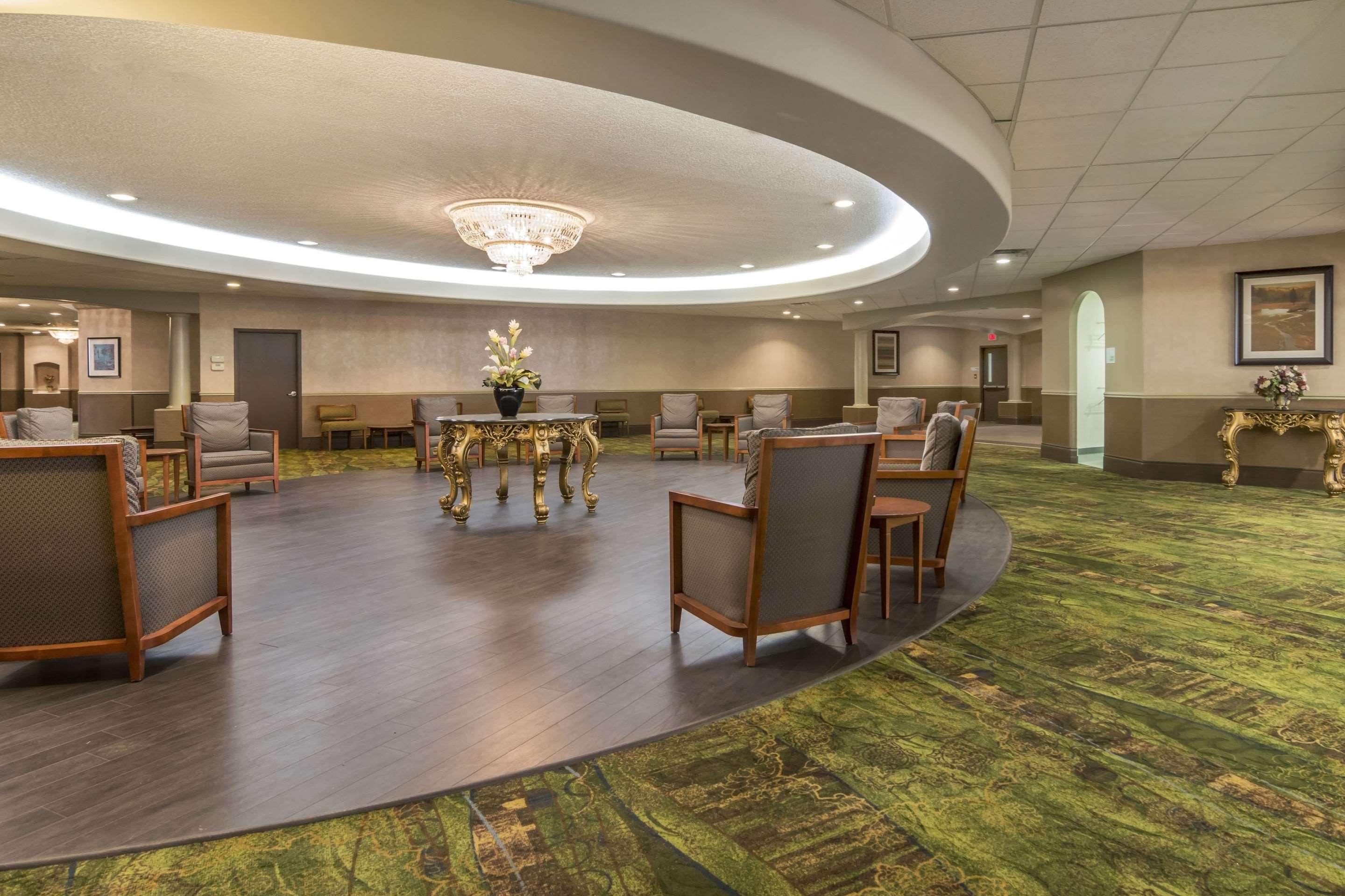 Clarion & Conference Centre 3*