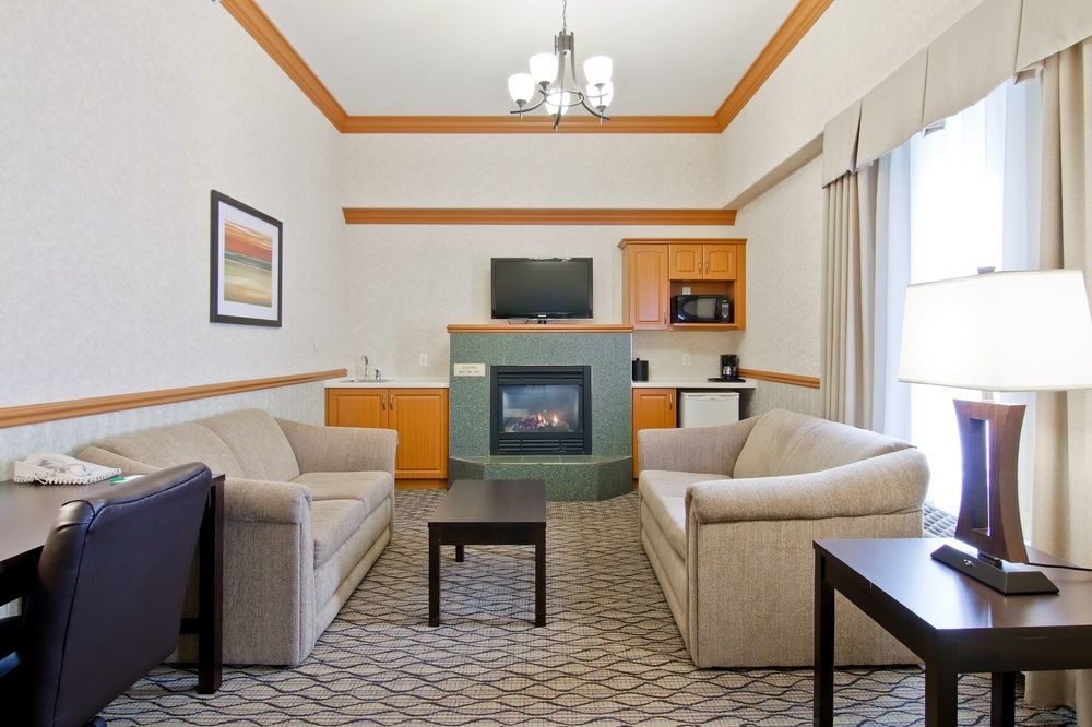Clarion & Conference Centre 3*